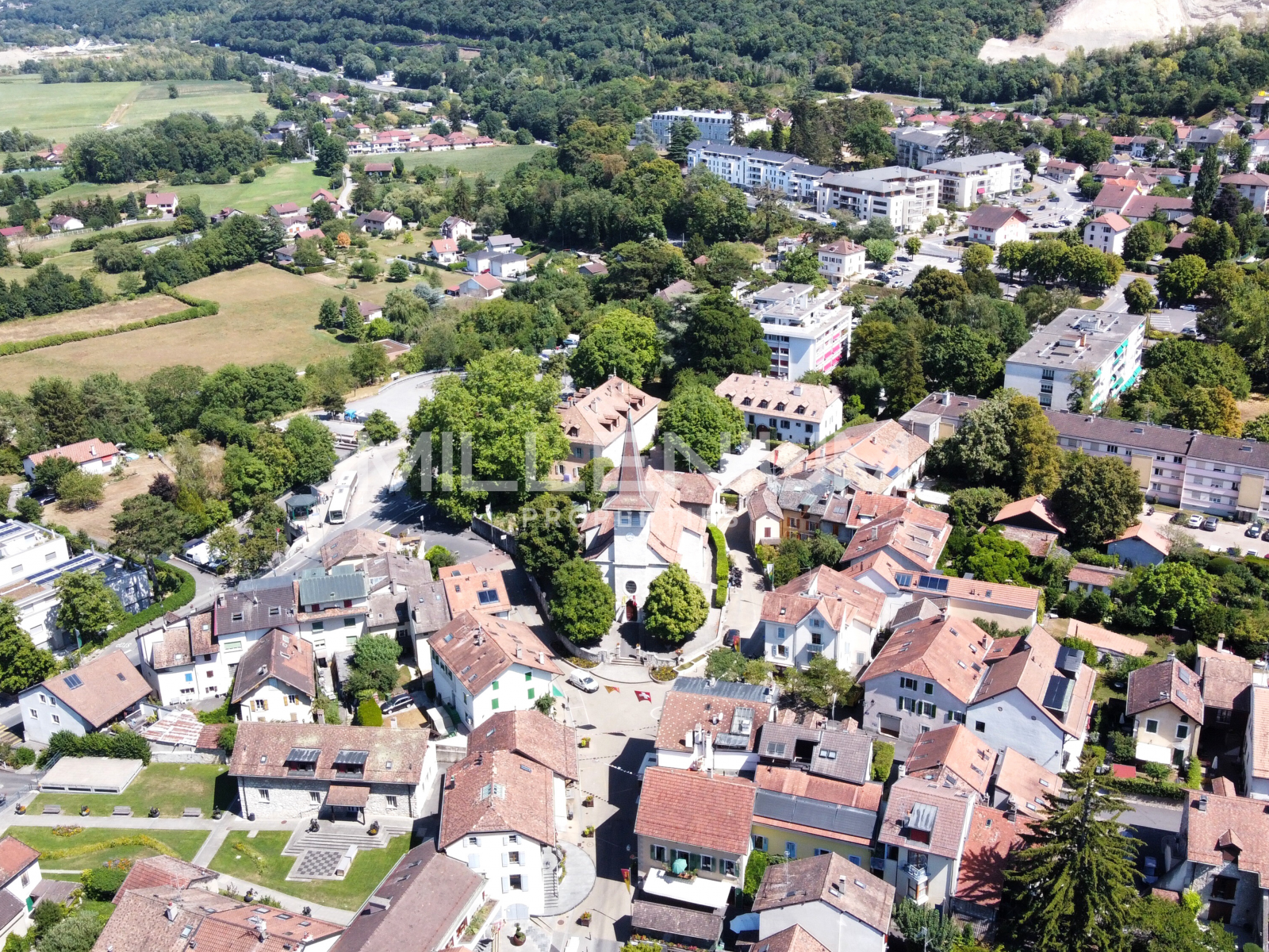 vue-drone-veyrier-commune-geneve.png